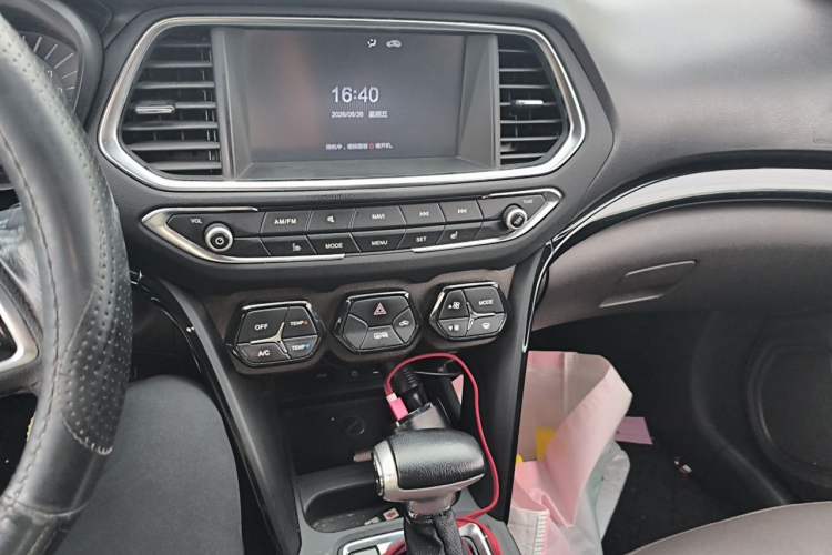 Used GAC Trumpchi GS4 2016 235T G-DCT Luxury Edition Audio And AC Panel