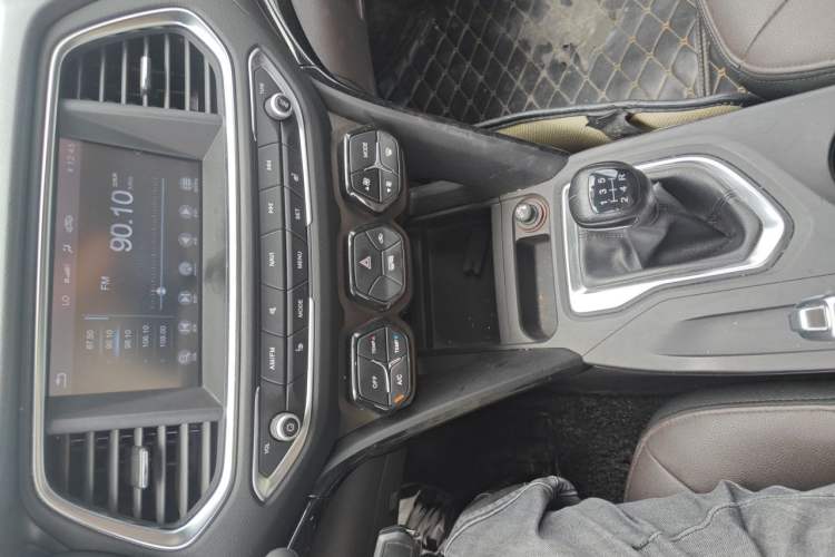 Used GAC Trumpchi GS4 2016 235T Manual Luxury Edition Audio And AC Panel