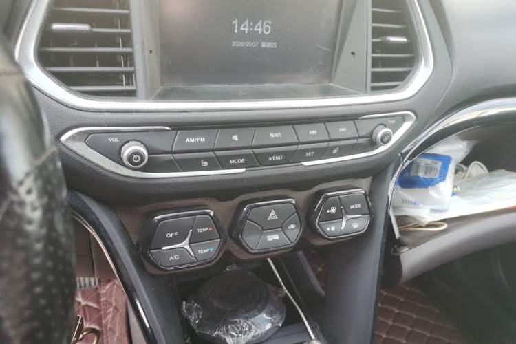 Used GAC Trumpchi GS4 2016 235T Manual Luxury Edition Audio And AC Panel