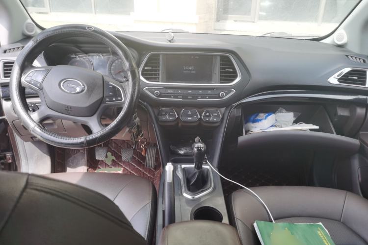 Used GAC Trumpchi GS4 2016 235T Manual Luxury Edition Center Console