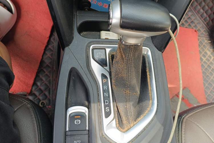 Used GAC Trumpchi GS4 2016 235T G-DCT Luxury Edition Gear Lever