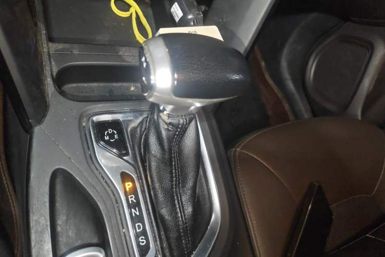 Used GAC Trumpchi GS4 2016 235T G-DCT Luxury Edition Gear Lever