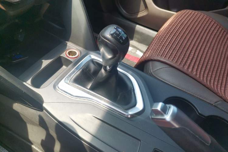 Used GAC Trumpchi GS4 2016 235T Manual Luxury Edition Gear Lever
