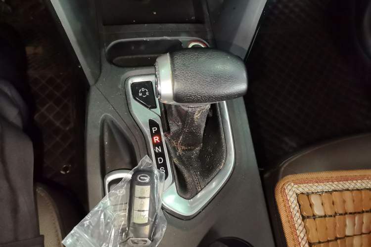 Used GAC Trumpchi GS4 2016 235T G-DCT Elite Edition Gear Lever