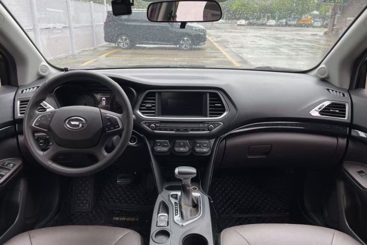 Used GAC Trumpchi GS4 2016 235T G-DCT Elite Edition Interior 4