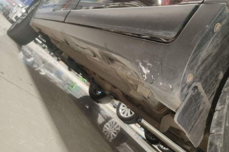 Used GAC Trumpchi GS4 2016 235T Manual Luxury Edition Left Side Sill
