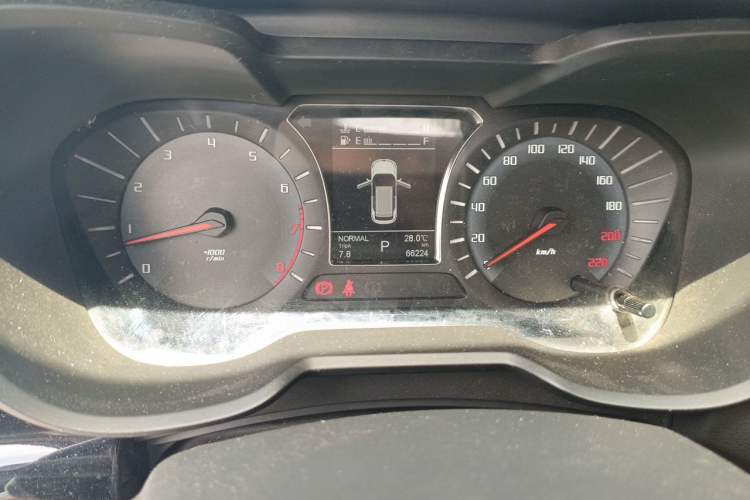 Used GAC Trumpchi GS4 2016 235T G-DCT Luxury Edition Odometer Close Up