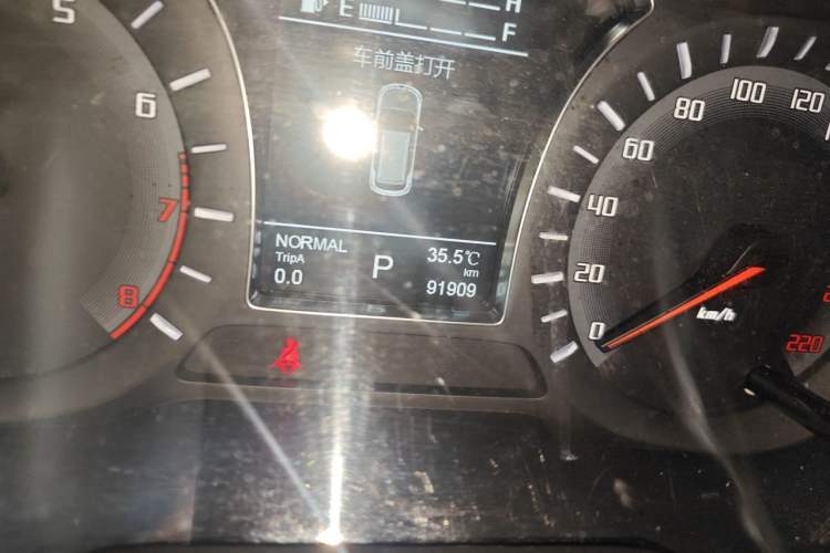 Used GAC Trumpchi GS4 2016 235T G-DCT Elite Edition Odometer Close Up