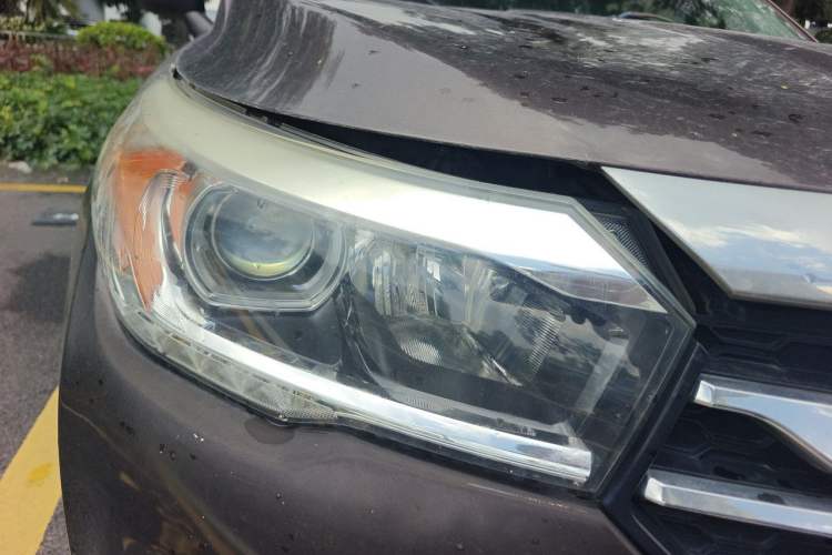Used GAC Trumpchi GS4 2016 235T Manual Luxury Edition Right Front Headlight