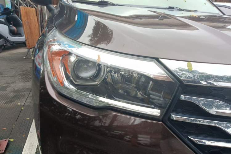 Used GAC Trumpchi GS4 2016 235T Manual Luxury Edition Right Front Headlight