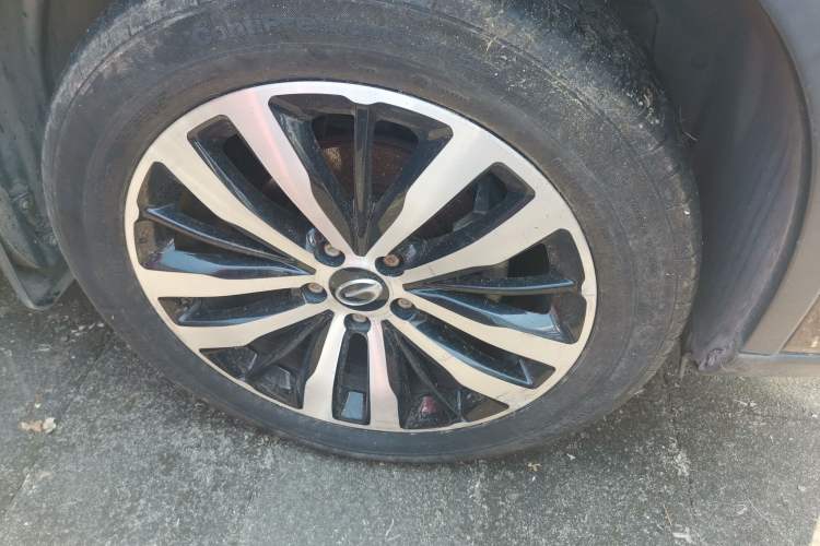 Used GAC Trumpchi GS4 2016 235T Manual Luxury Edition Right Front Wheel Hub