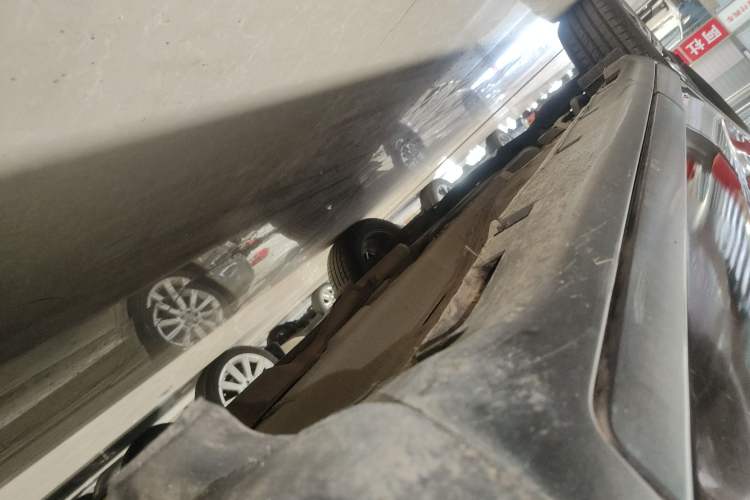 Used GAC Trumpchi GS4 2016 235T Manual Luxury Edition Right Side Sill