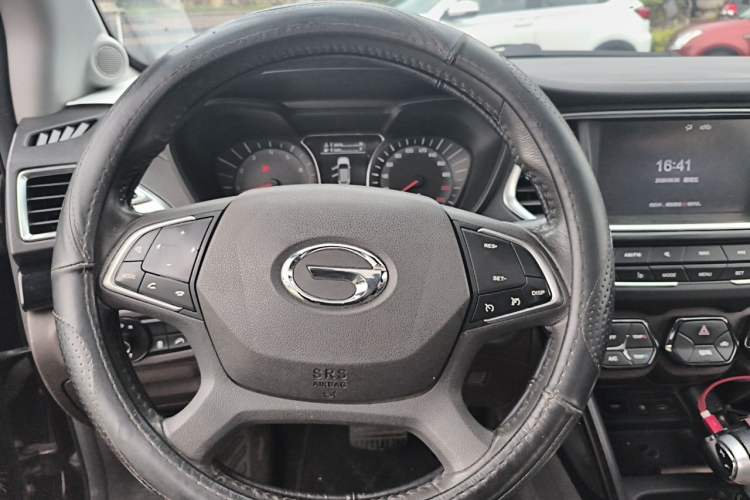 Used GAC Trumpchi GS4 2016 235T G-DCT Luxury Edition Steering Wheel