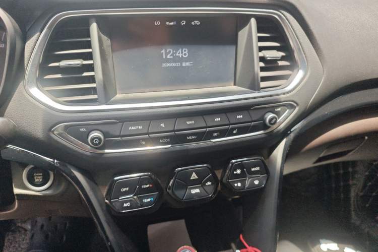 Used GAC Trumpchi GS4 2016 235T G-DCT Luxury Edition Audio And AC Panel
