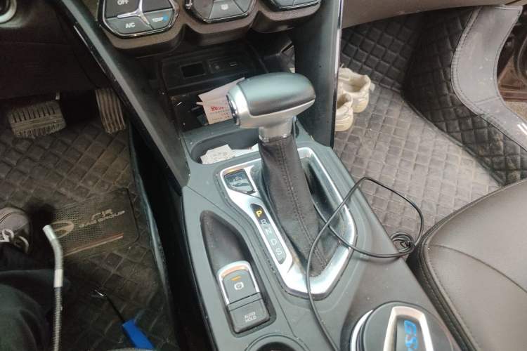 Used GAC Trumpchi GS4 2016 235T G-DCT Elite Edition Gear Lever