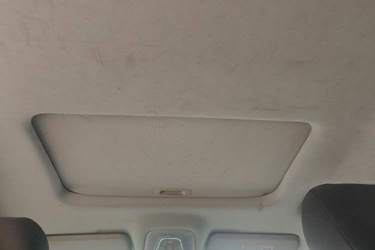 Used GAC Trumpchi GS4 2016 235T Manual Luxury Edition Headliner