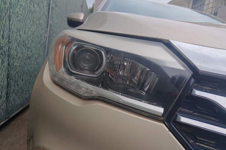 Used GAC Trumpchi GS4 2016 235T Manual Luxury Edition Right Front Headlight