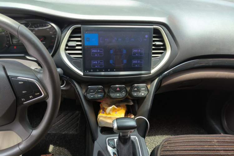 Used GAC Trumpchi GS4 2016 235T G-DCT Elite Edition Audio And AC Panel