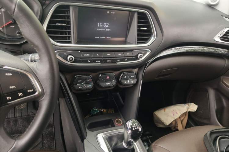 Used GAC Trumpchi GS4 2016 235T Manual Luxury Edition Audio And AC Panel