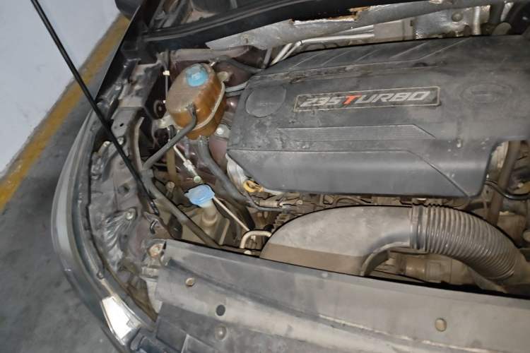 Used GAC Trumpchi GS4 2016 235T G-DCT Luxury Edition Engine Bay Right
