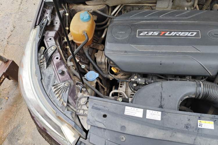Used GAC Trumpchi GS4 2016 235T G-DCT Elite Edition Engine Bay Right