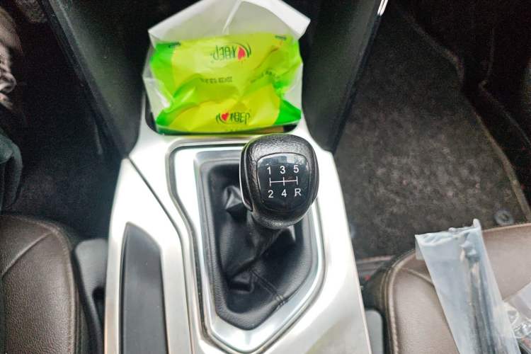 Used GAC Trumpchi GS4 2016 235T Manual Luxury Edition Gear Lever