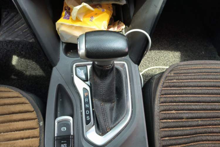 Used GAC Trumpchi GS4 2016 235T G-DCT Elite Edition Gear Lever