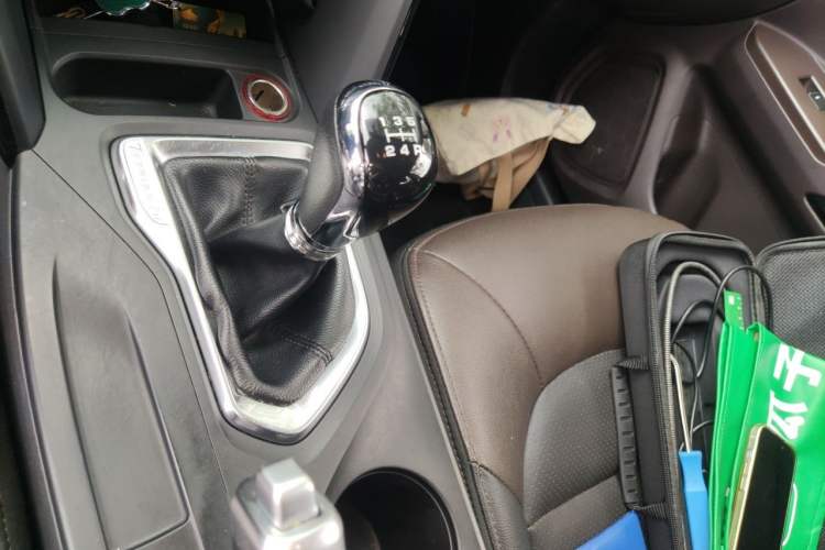 Used GAC Trumpchi GS4 2016 235T Manual Luxury Edition Gear Lever