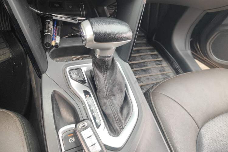 Used GAC Trumpchi GS4 2016 235T G-DCT Premium Edition Gear Lever