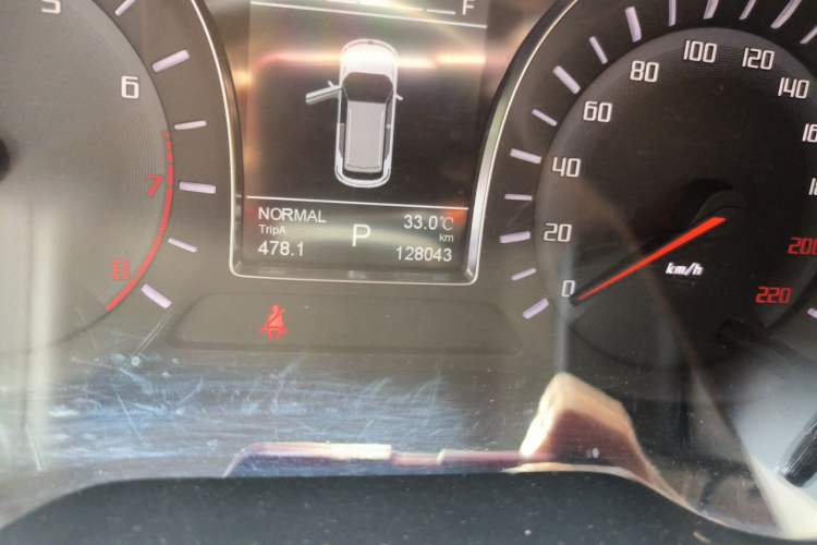 Used GAC Trumpchi GS4 2016 235T G-DCT Elite Edition Odometer Close Up
