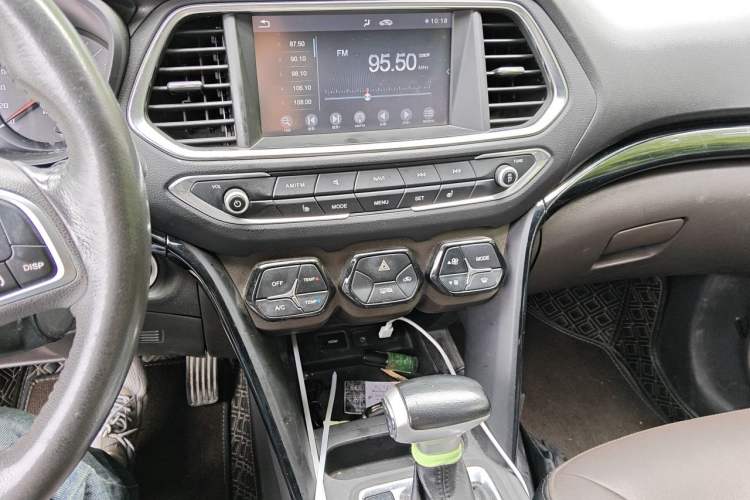 Used GAC Trumpchi GS4 2016 235T G-DCT Luxury Edition Audio And AC Panel