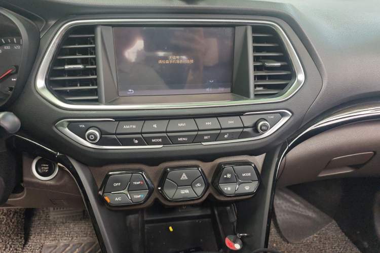 Used GAC Trumpchi GS4 2016 235T G-DCT Luxury Edition Audio And AC Panel