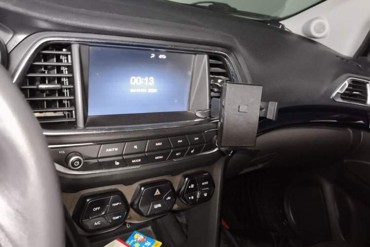 Used GAC Trumpchi GS4 2016 235T G-DCT Luxury Edition Audio And AC Panel