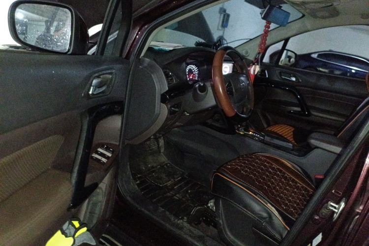 Used GAC Trumpchi GS4 2016 235T G-DCT Elite Edition Driver Seat