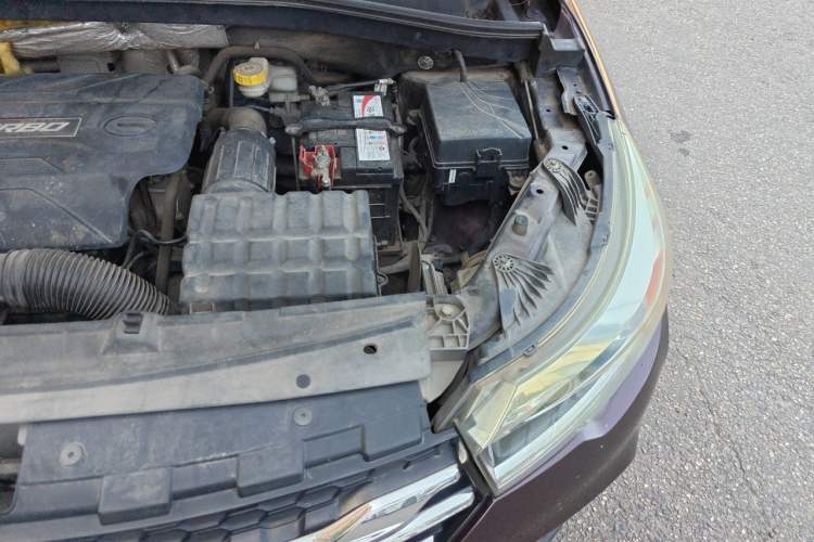 Used GAC Trumpchi GS4 2016 235T Manual Luxury Edition Engine Bay Left