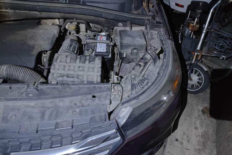Used GAC Trumpchi GS4 2016 235T G-DCT Elite Edition Engine Bay Left