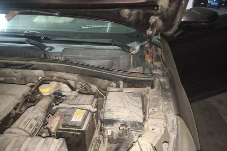 Used GAC Trumpchi GS4 2016 235T G-DCT Luxury Edition Engine Bay Left