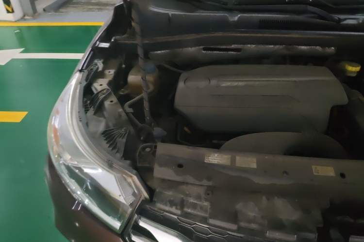 Used GAC Trumpchi GS4 2016 235T G-DCT Luxury Edition Engine Bay Right