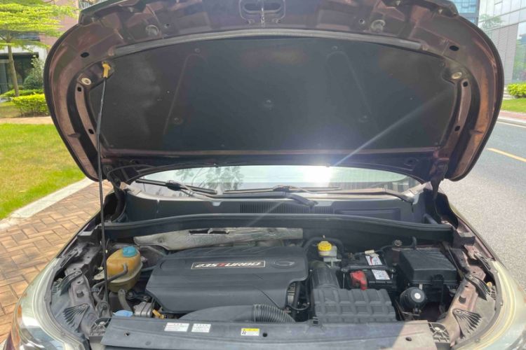 Used GAC Trumpchi GS4 2016 235T G-DCT Elite Edition Engine Bay