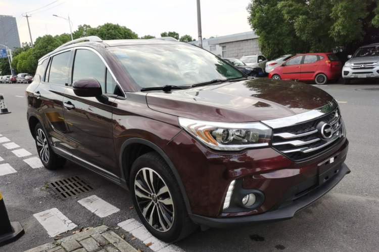 Used GAC Trumpchi GS4 2016 235T G-DCT Luxury Edition Front Right 45 Deg