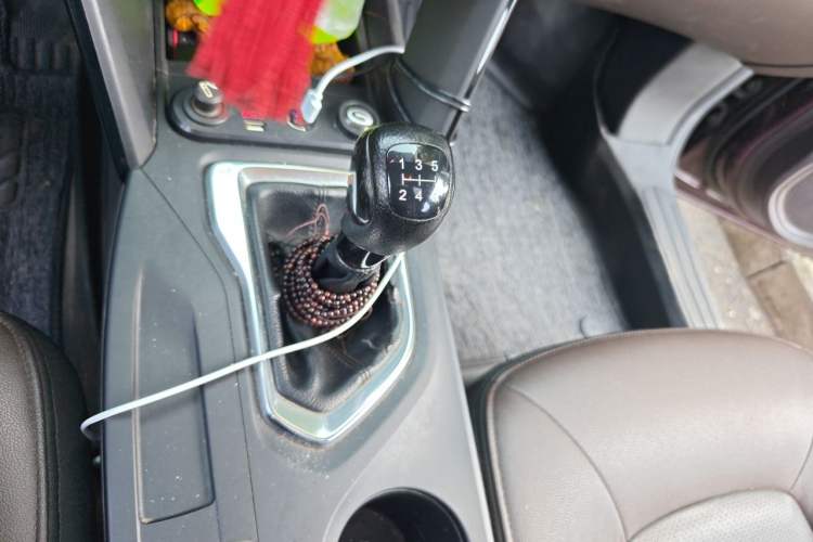 Used GAC Trumpchi GS4 2016 235T Manual Luxury Edition Gear Lever