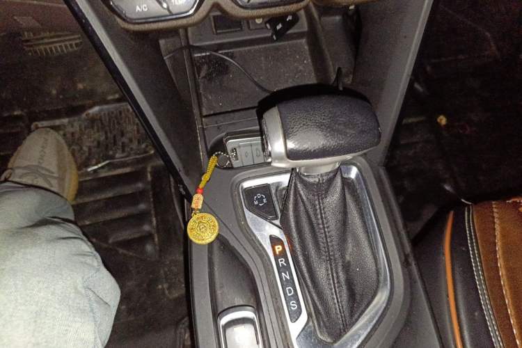 Used GAC Trumpchi GS4 2016 235T G-DCT Elite Edition Gear Lever