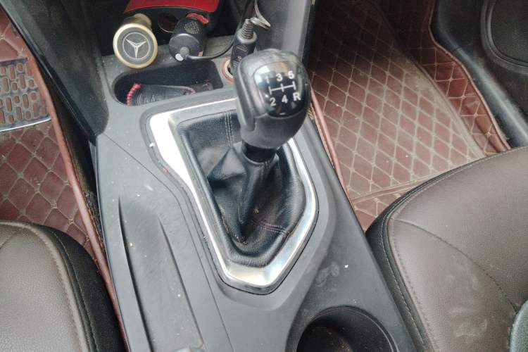 Used GAC Trumpchi GS4 2016 235T Manual Luxury Edition Gear Lever