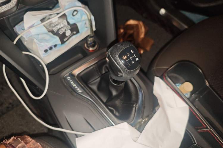 Used GAC Trumpchi GS4 2016 235T Manual Luxury Edition Gear Lever