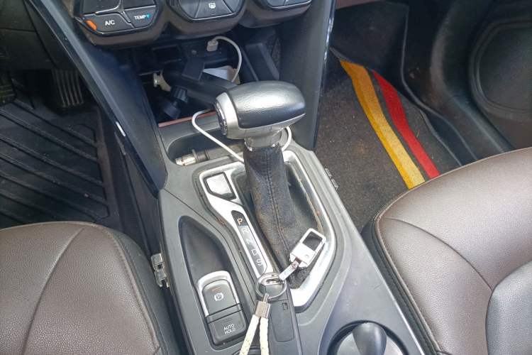 Used GAC Trumpchi GS4 2016 235T G-DCT Elite Edition Gear Lever