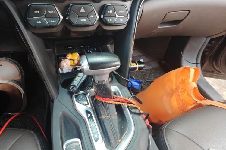 Used GAC Trumpchi GS4 2016 235T G-DCT Luxury Edition Gear Lever