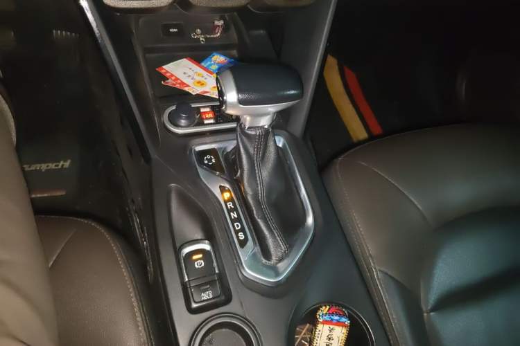 Used GAC Trumpchi GS4 2016 235T G-DCT Luxury Edition Gear Lever
