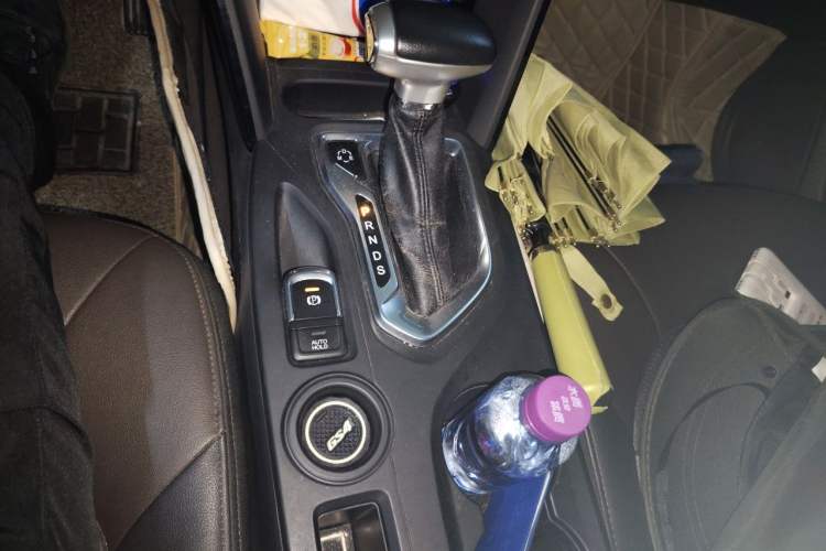 Used GAC Trumpchi GS4 2016 235T G-DCT Luxury Edition Gear Lever