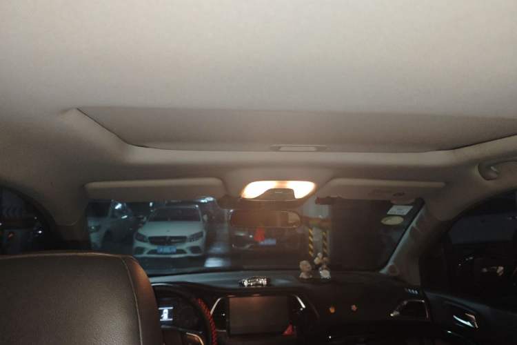 Used GAC Trumpchi GS4 2016 235T G-DCT Elite Edition Headliner