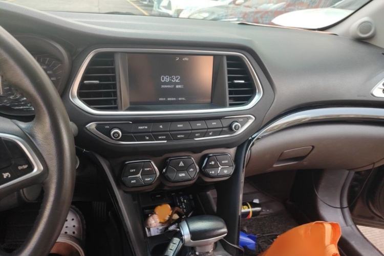 Used GAC Trumpchi GS4 2016 235T G-DCT Luxury Edition Interior 1